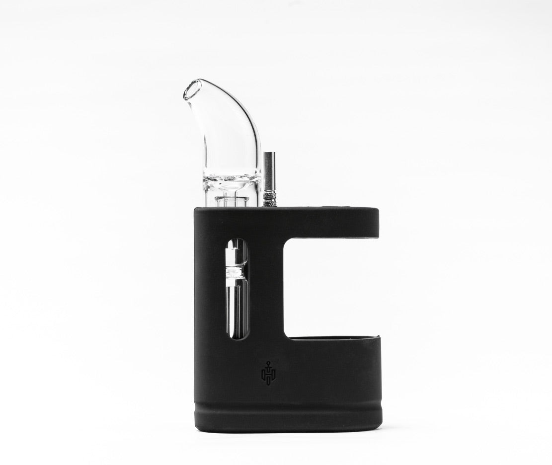 Hitoki Saber Portable Attachment assembled with glass bubbler, showcasing sleek black housing and compact modern design.