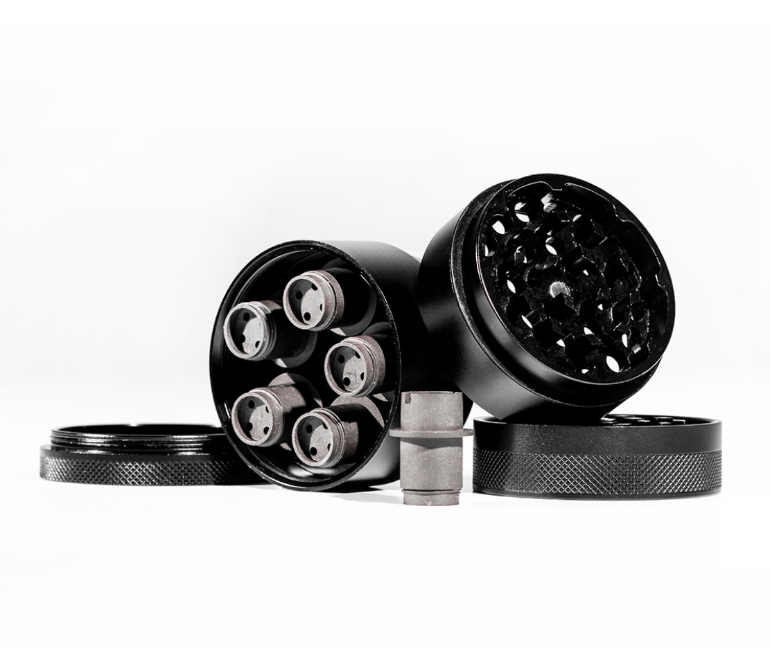 Hitoki Speed Loader showcasing multi-chamber loading feature with ceramic chamber, designed for efficient and seamless sessions.