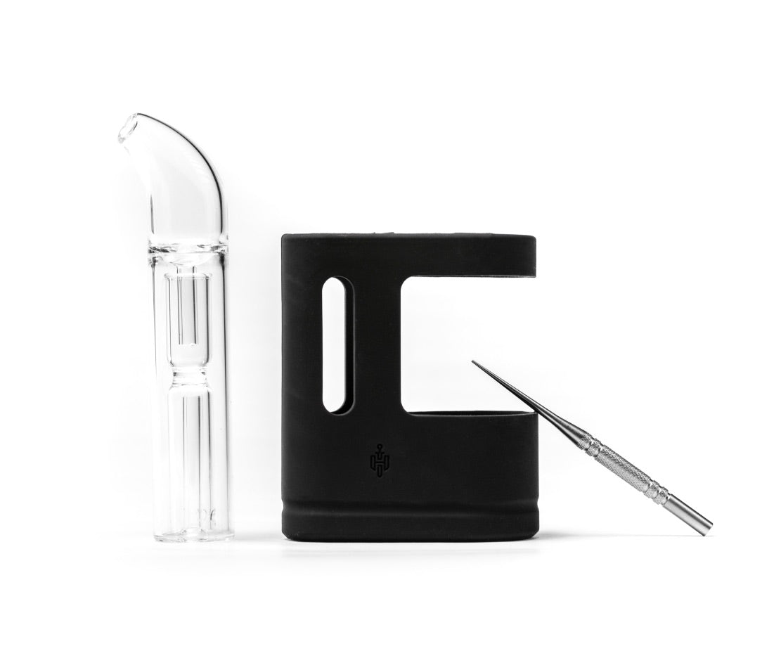Hitoki Saber Portable Attachment components displayed, including spill-resistant glass bubbler, black base, and precision tool.