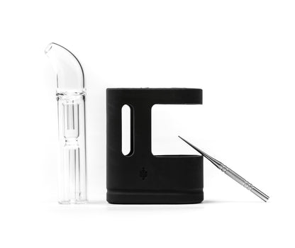 Hitoki Saber Portable Attachment components displayed, including spill-resistant glass bubbler, black base, and precision tool.
