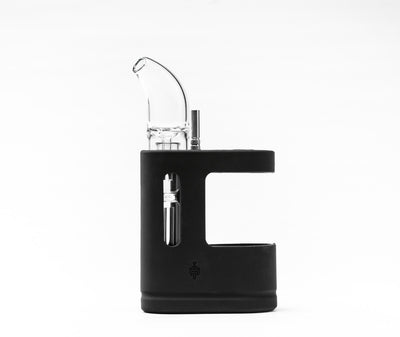 Hitoki Saber Portable Attachment assembled with glass bubbler, showcasing sleek black housing and compact modern design.