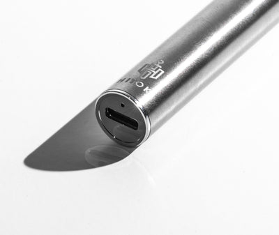 Close-up of Hitoki Dab Pen’s USB charging port for convenient power access.